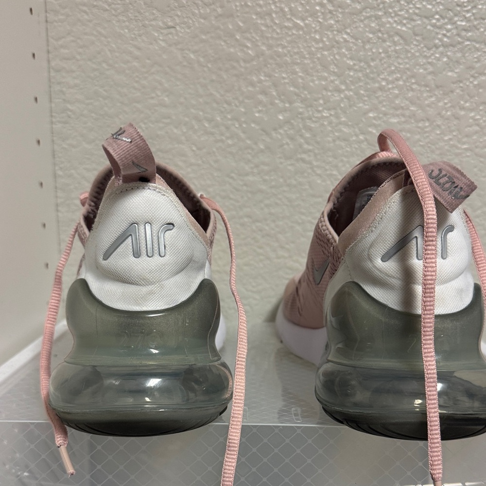 Nike Air Max in Pink and White